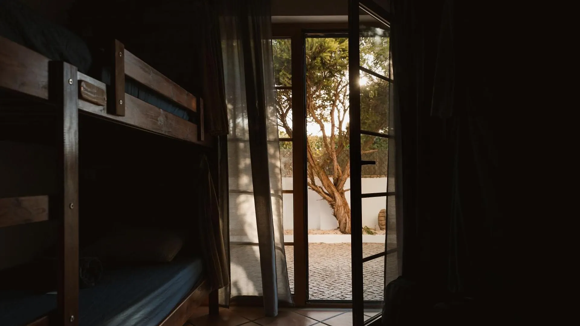 Hostal Albergue Aldeia Caicara Surf House Sagres